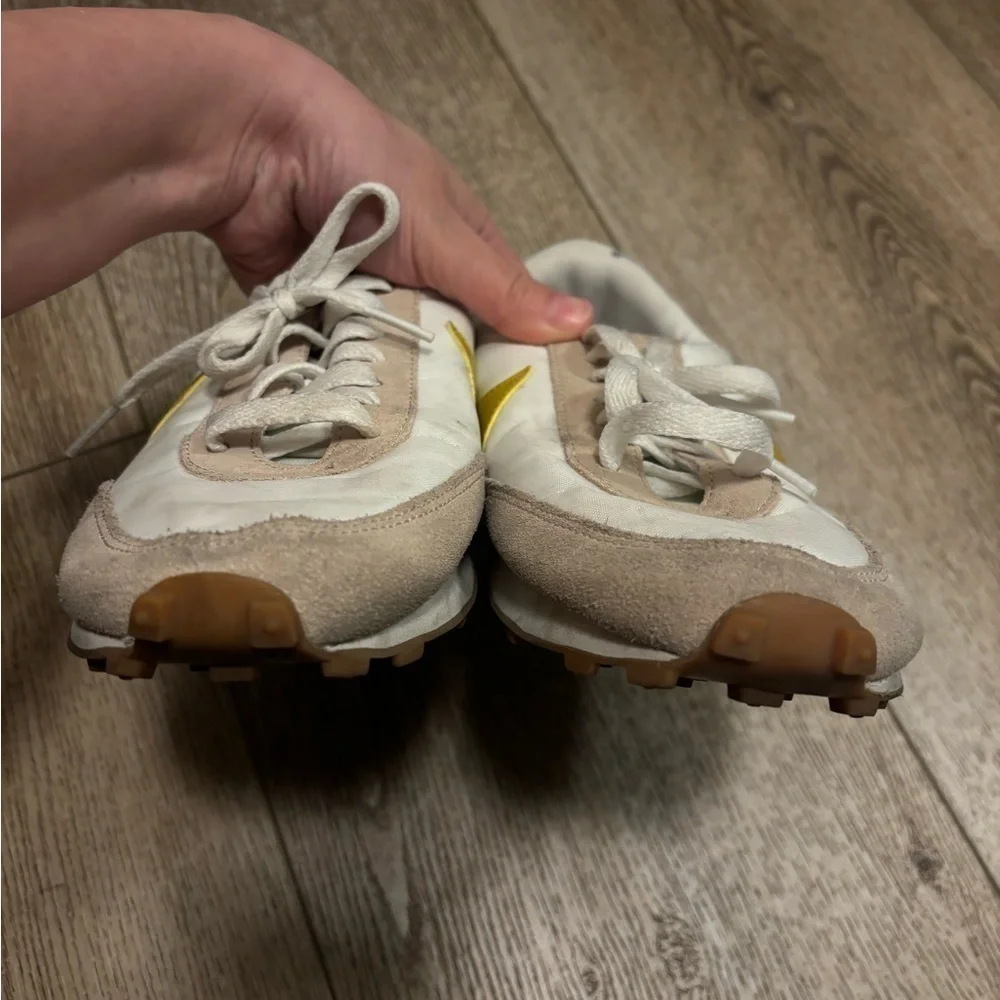 Nike Daybreak Fossil Stone Saffron QuartzShoes Sneakers size 7,5